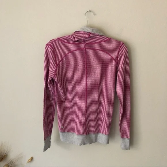 Lululemon In a Cinch Longsleeve Tee Pullover Heathered Grey Pink Striped… - Picture 15 of 15